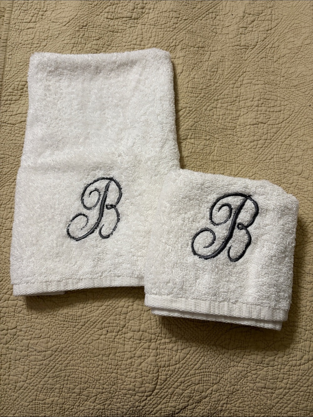 Set of 2: Monogrammed 'B' White Hand Towels